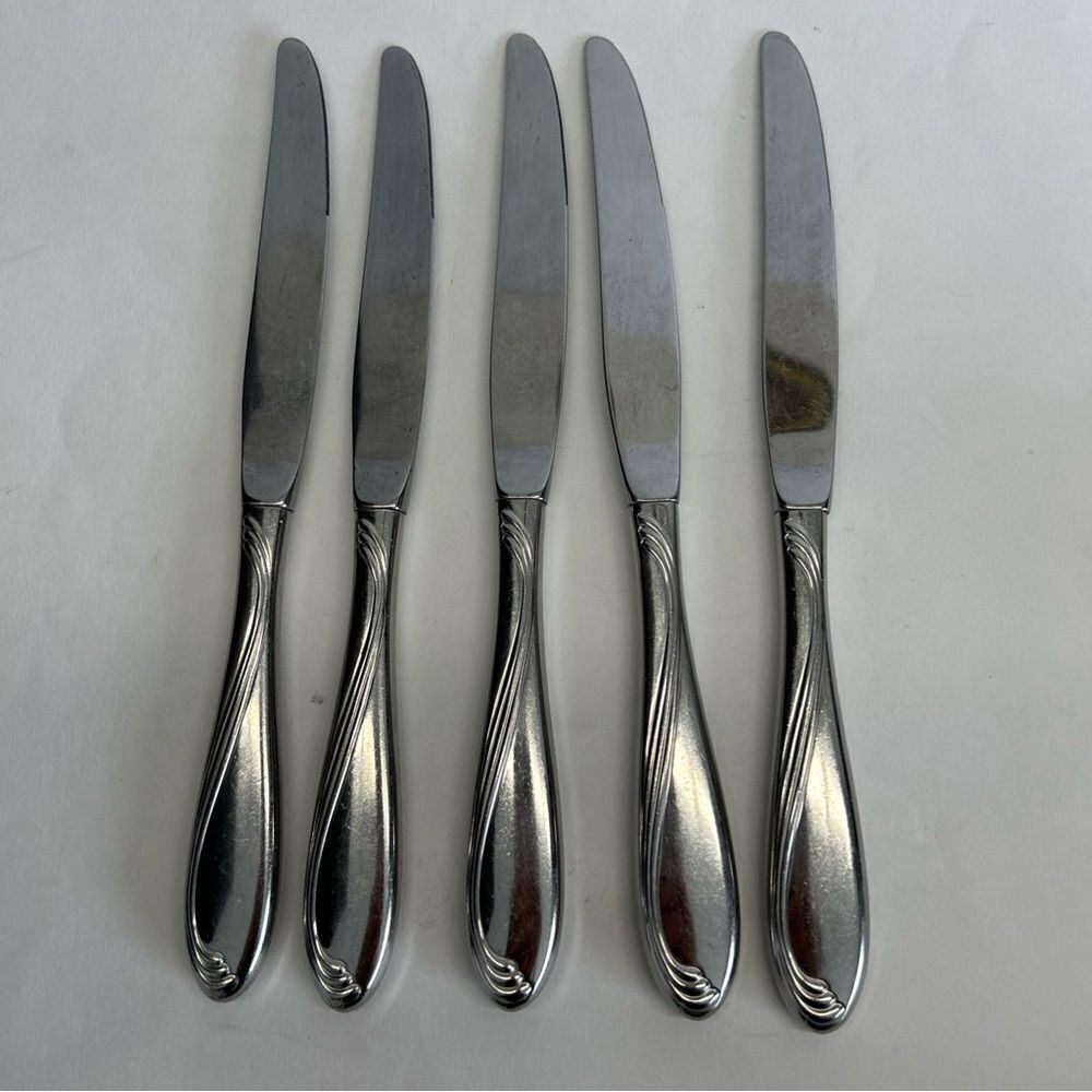 Oneida Camber Cresta Windswept Scroll 5 Dinner Knives